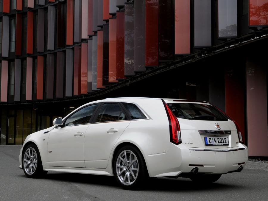 Cadillac CTS-V Sport Wagon 2010 года  (EU) (фото 9 из 21)